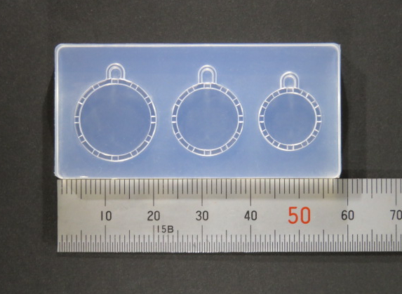 画像: シリコン製型抜き　ラウンドミール皿型(小)(C-586ドーム型小対応)